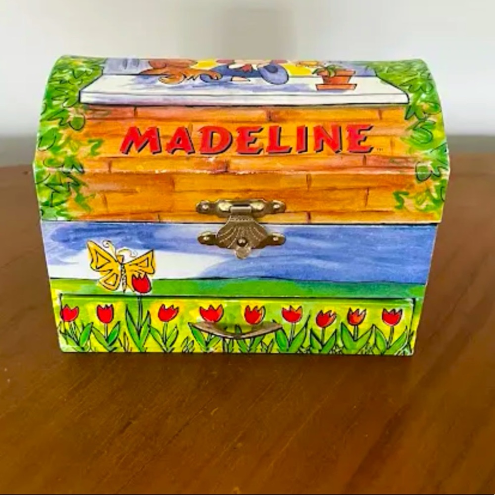 Vintage Rare Madeline Girls Jewelry Box